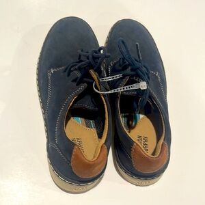 JOHNSTON AND MURPHY BOYS BLUE DRESS SHOES Size 12.5M